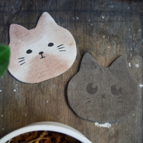 kirkir - 柿染Q喵圖樣杯墊